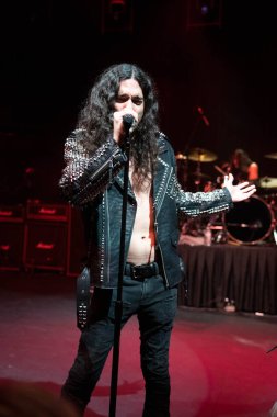 George Lynch ve Lynch Mob, Zümrüt Dağı 'ndaki tiyatroda canlı performans sergiliyorlar. Clemens Michigan, 1-28-2023