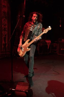 George Lynch ve Lynch Mob, Zümrüt Dağı 'ndaki tiyatroda canlı performans sergiliyorlar. Clemens Michigan, 1-28-2023