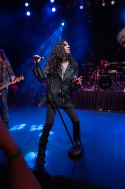 George Lynch ve Lynch Mob, Zümrüt Dağı 'ndaki tiyatroda canlı performans sergiliyorlar. Clemens Michigan, 1-28-2023