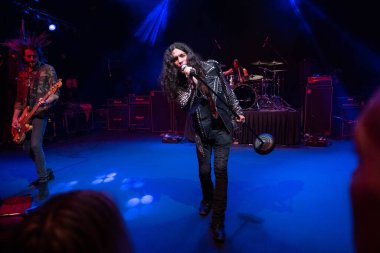 George Lynch ve Lynch Mob, Zümrüt Dağı 'ndaki tiyatroda canlı performans sergiliyorlar. Clemens Michigan, 1-28-2023