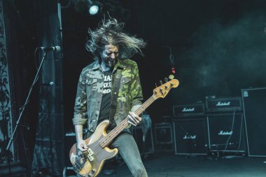 George Lynch ve Lynch Mob, Zümrüt Dağı 'ndaki tiyatroda canlı performans sergiliyorlar. Clemens Michigan, 1-28-2023