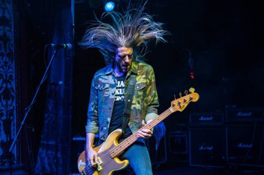 George Lynch ve Lynch Mob, Zümrüt Dağı 'ndaki tiyatroda canlı performans sergiliyorlar. Clemens Michigan, 1-28-2023