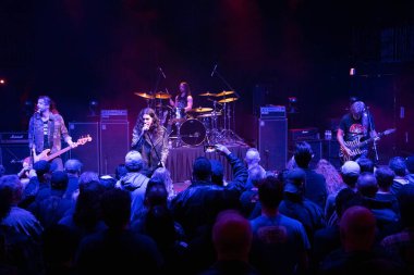 George Lynch ve Lynch Mob, Zümrüt Dağı 'ndaki tiyatroda canlı performans sergiliyorlar. Clemens Michigan, 1-28-2023