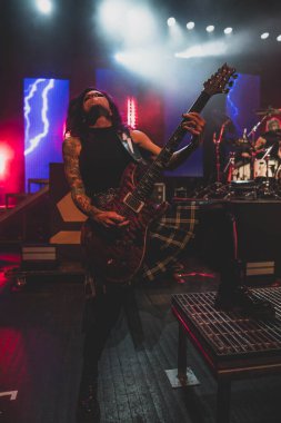 Skillet 22 Şubat 2023 'te Detroit, Michigan Fillmore' da bir Deadman 'ın Konuğu olarak canlı performans sergiliyor.