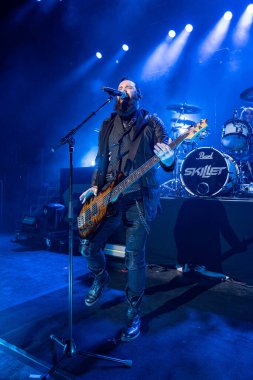 Skillet 22 Şubat 2023 'te Detroit, Michigan Fillmore' da bir Deadman 'ın Konuğu olarak canlı performans sergiliyor.