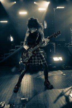 Skillet 22 Şubat 2023 'te Detroit, Michigan Fillmore' da bir Deadman 'ın Konuğu olarak canlı performans sergiliyor.