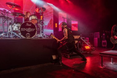 Skillet 22 Şubat 2023 'te Detroit, Michigan Fillmore' da bir Deadman 'ın Konuğu olarak canlı performans sergiliyor.