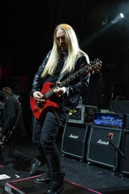 Saint Asonia 22 Şubat 2023 'te Detroit, Michigan Fillmore' da bir Deadman 'ın Konuğu olarak canlı performans sergiliyor.