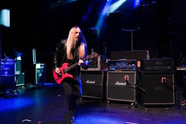 Saint Asonia 22 Şubat 2023 'te Detroit, Michigan Fillmore' da bir Deadman 'ın Konuğu olarak canlı performans sergiliyor.