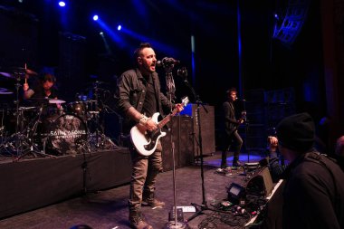 Saint Asonia 22 Şubat 2023 'te Detroit, Michigan Fillmore' da bir Deadman 'ın Konuğu olarak canlı performans sergiliyor.