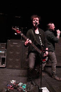 Saint Asonia 22 Şubat 2023 'te Detroit, Michigan Fillmore' da bir Deadman 'ın Konuğu olarak canlı performans sergiliyor.