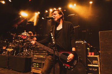 Saint Asonia 22 Şubat 2023 'te Detroit, Michigan Fillmore' da bir Deadman 'ın Konuğu olarak canlı performans sergiliyor.