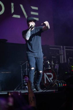 15 Mart 2023 'te Michigan, Detroit Motor City Sound Board' da Buck Cherry ve Skid Row 'un konuğu olarak canlı performans sergileyen hiçbir karar yok.