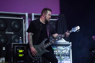 15 Mart 2023 'te Michigan, Detroit Motor City Sound Board' da Buck Cherry ve Skid Row 'un konuğu olarak canlı performans sergileyen hiçbir karar yok.