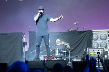 15 Mart 2023 'te Michigan, Detroit Motor City Sound Board' da Buck Cherry ve Skid Row 'un konuğu olarak canlı performans sergileyen hiçbir karar yok.