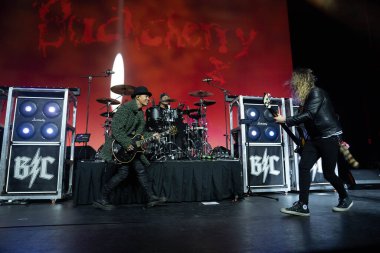 Buck Cherry, 15 Mart 2023 'te Detroit, Michigan' daki motor City Sound Board 'da Skid Row ve No Resolve ile performans sergiliyor.
