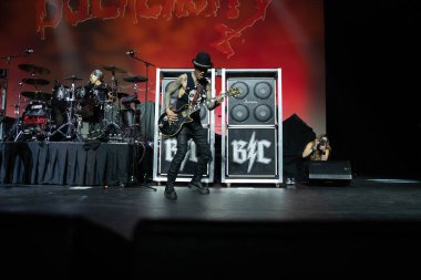 Buck Cherry, 15 Mart 2023 'te Detroit, Michigan' daki motor City Sound Board 'da Skid Row ve No Resolve ile performans sergiliyor.