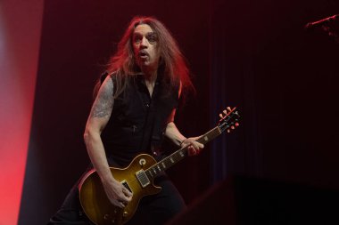 Skid Row, 15 Mart 2023 'te Detroit, Michigan' daki motor City Sound Board 'da Buck Cherry ve No Resolve ile performans sergiliyor.