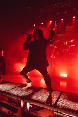 Pop Evil, Detroit, Michigan 'daki Royal Oak Music Theater' da 3-18-2023 'te 