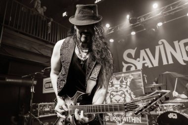 Lion Within, Wyandotte, Michigan 'da 142. Mıntıka' daki Saving Abel 'ın özel konuğu olarak 7-05-23' te sahne alıyor.