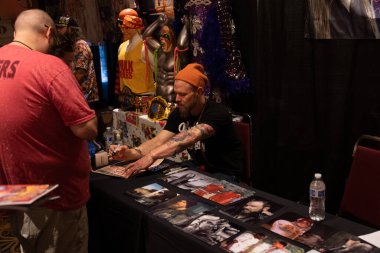 24 Haziran 2023 'te Livonia, Michigan' daki Burton Malikanesinde Astronomi 6.5