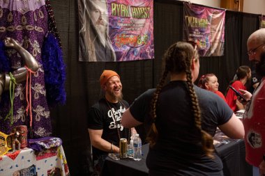 24 Haziran 2023 'te Livonia, Michigan' daki Burton Malikanesinde Astronomi 6.5