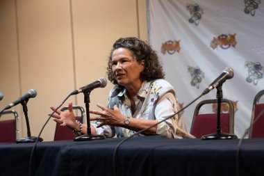 24 Haziran 2023 'te Livonia, Michigan' daki Burton Malikanesinde Astronomi 6.5