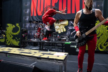 6 Ağustos 2023 'te Clarkston, Michigan' daki Pine Knob Müzik Tiyatrosu 'nda Mudvayne için özel konuk olarak sahneye çıkmanın anlamı yok.