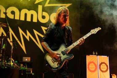 6 Ağustos 2023 'te Clarkston, Michigan' daki Pine Knob Music Theater 'da Mudvayne' e özel konuk olarak Kömür Odası sahne alacak.