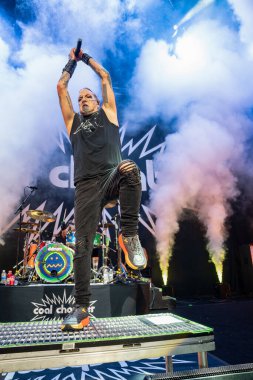 6 Ağustos 2023 'te Clarkston, Michigan' daki Pine Knob Music Theater 'da Mudvayne' e özel konuk olarak Kömür Odası sahne alacak.