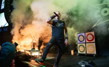 6 Ağustos 2023 'te Clarkston, Michigan' daki Pine Knob Music Theater 'da Mudvayne' e özel konuk olarak Kömür Odası sahne alacak.
