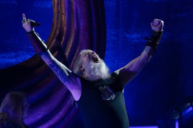 Amon Amarth grubu, Michigan, Clarkston 'daki Pine Knob Music Theater' da Ghost için özel konuk olarak sahne alıyor.