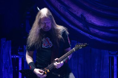 Amon Amarth grubu, Michigan, Clarkston 'daki Pine Knob Music Theater' da Ghost için özel konuk olarak sahne alıyor.