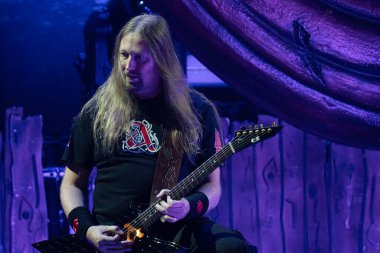 Amon Amarth grubu, Michigan, Clarkston 'daki Pine Knob Music Theater' da Ghost için özel konuk olarak sahne alıyor.