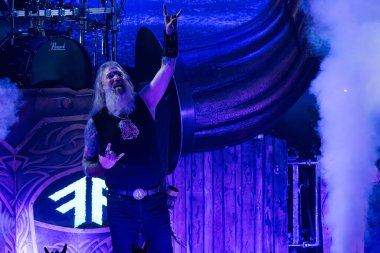 Amon Amarth grubu, Michigan, Clarkston 'daki Pine Knob Music Theater' da Ghost için özel konuk olarak sahne alıyor.