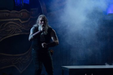 Amon Amarth grubu, Michigan, Clarkston 'daki Pine Knob Music Theater' da Ghost için özel konuk olarak sahne alıyor.