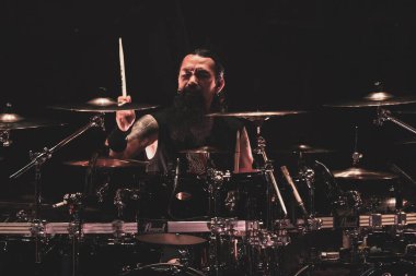 Amon Amarth grubu, Michigan, Clarkston 'daki Pine Knob Music Theater' da Ghost için özel konuk olarak sahne alıyor.