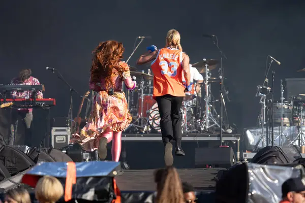 Grup aşkı 8-16-2023 tarihlerinde Detroit, Michigan 'daki P-NK için Comerica Park' ta özel konuk olarak sahne aldı.