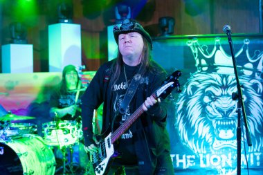 Lion Within Detroit, Michigan 'daki Odd Fellows Conert Lounge' da canlı performans sergiliyor.