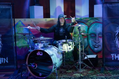 Lion Within Detroit, Michigan 'daki Odd Fellows Conert Lounge' da canlı performans sergiliyor.