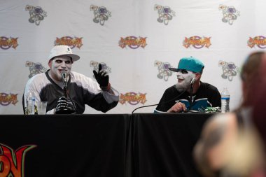 12 Nisan 2024 'te Livonia, Michigan' daki Burton Malikânesi 'nde Astronomi 7 Kongresi