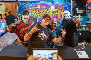 12 Nisan 2024 'te Livonia, Michigan' daki Burton Malikânesi 'nde Astronomi 7 Kongresi