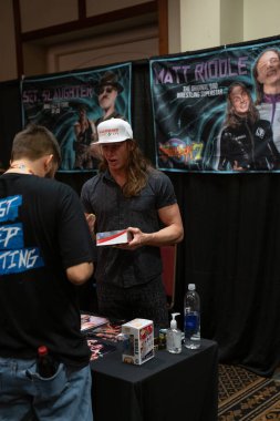 13 Nisan 2024 'te Livonia, Michigan' daki Burton Malikânesi 'nde Astronomi 7 Kongresi