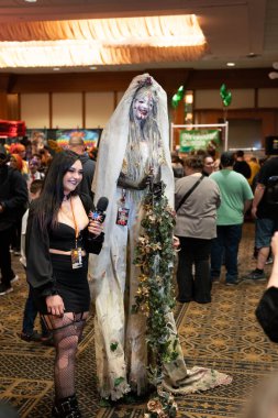 13 Nisan 2024 'te Livonia, Michigan' daki Burton Malikânesi 'nde Astronomi 7 Kongresi