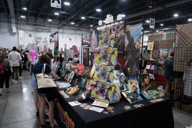 18 Mayıs 2024 'te Novi, Michigan' daki Suburban Collection Showplace 'de Motor City Comic Con