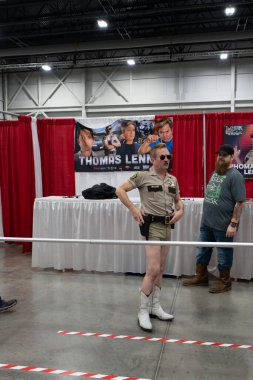 Motor City Comic Con sunuculuğunu Novi, Michigan 'daki Suburban Collection Showplace üstlendi.