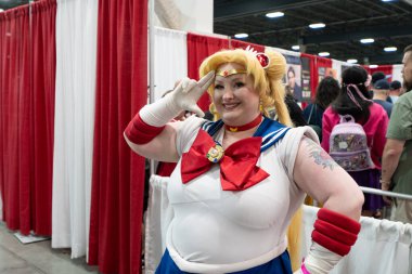 Motor City Comic Con sunuculuğunu Novi, Michigan 'daki Suburban Collection Showplace üstlendi.