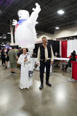 Motor City Comic Con sunuculuğunu Novi, Michigan 'daki Suburban Collection Showplace üstlendi.