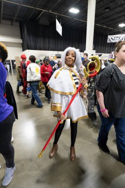 Motor City Comic Con sunuculuğunu Novi, Michigan 'daki Suburban Collection Showplace üstlendi.