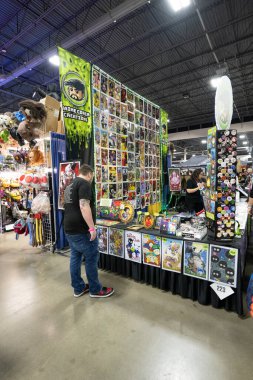 Motor City Comic Con sunuculuğunu Novi, Michigan 'daki Suburban Collection Showplace üstlendi.
